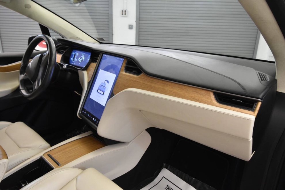 2018 Tesla Model X 75d, Gray, Mileage: 84,491 - photo 15