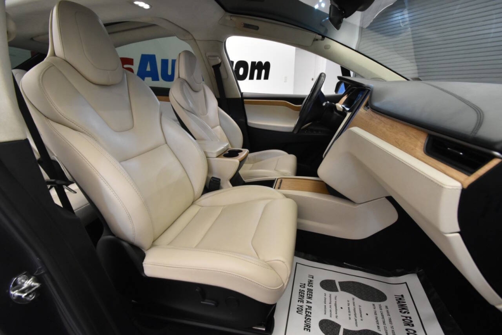 2018 Tesla Model X 75d, Gray, Mileage: 84,491 - photo 16