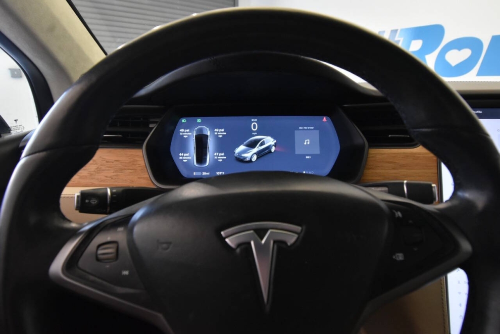 2018 Tesla Model X 75d, Gray, Mileage: 84,491 - photo 23