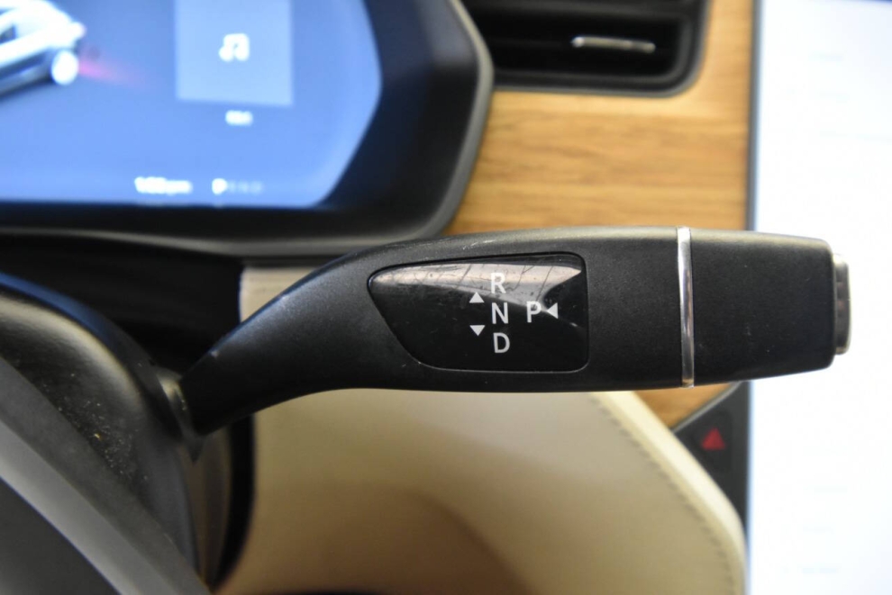 2018 Tesla Model X 75d, Gray, Mileage: 84,491 - photo 27