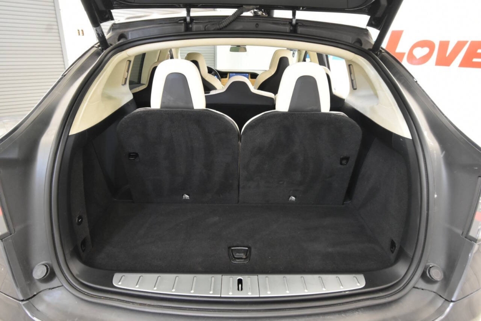 2018 Tesla Model X 75d, Gray, Mileage: 84,491 - photo 30
