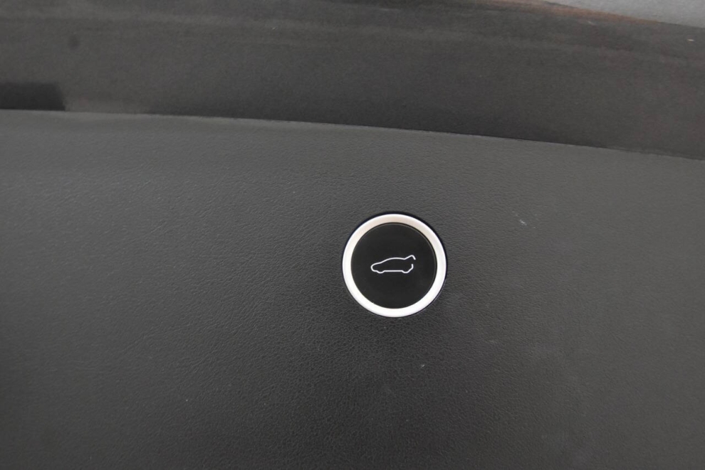 2018 Tesla Model X 75d, Gray, Mileage: 84,491 - photo 31