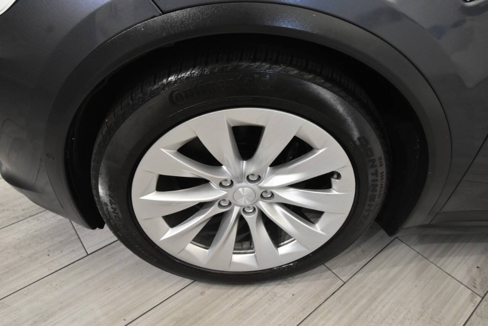 2018 Tesla Model X 75d, Gray, Mileage: 84,491 - photo 8