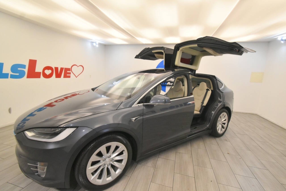 2018 Tesla Model X 75d, Gray, Mileage: 84,491 - photo 9