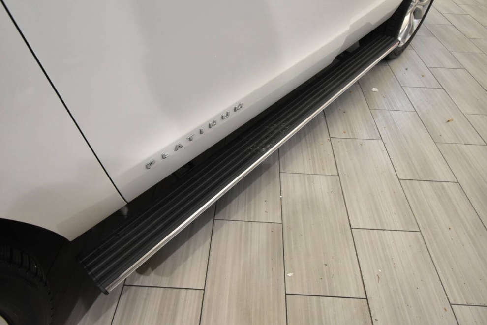 2019 Ford Expedition Platinum 4x4 4dr SUV, White, Mileage: 94,047 - photo 10