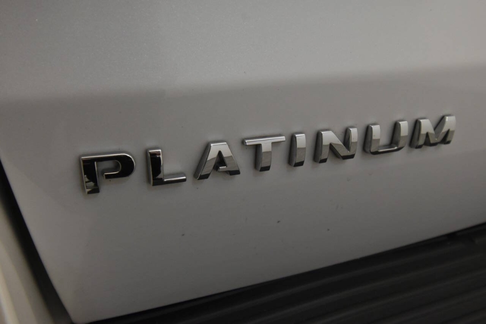 2019 Ford Expedition Platinum 4x4 4dr SUV, White, Mileage: 94,047 - photo 17