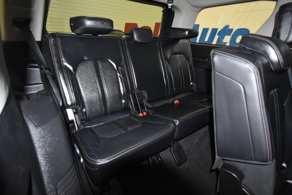 2019 Ford Expedition Platinum 4x4 4dr SUV, White, Mileage: 94,047 - photo 21