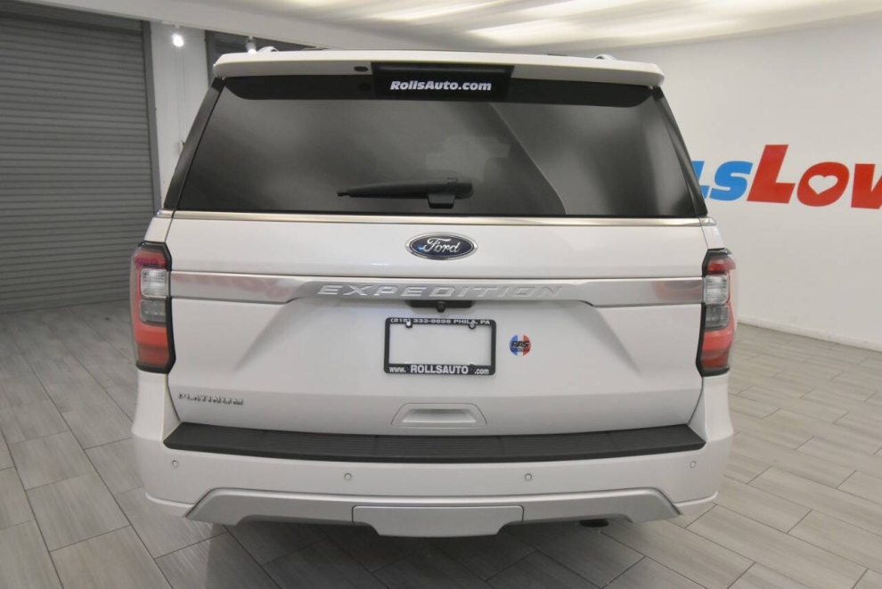 2019 Ford Expedition Platinum 4x4 4dr SUV, White, Mileage: 94,047 - photo 3
