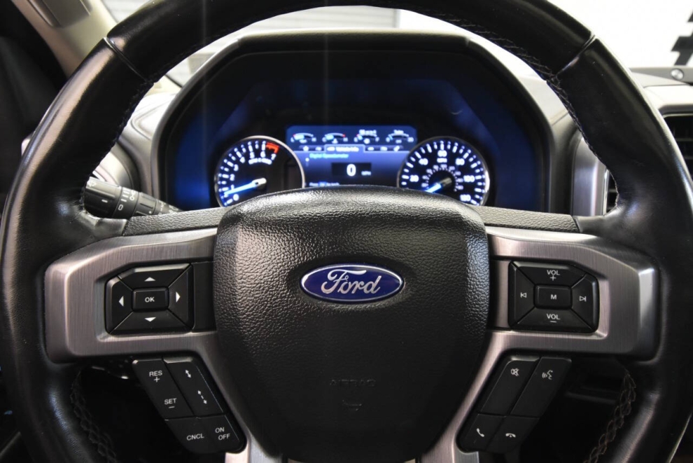 2019 Ford Expedition Platinum 4x4 4dr SUV, White, Mileage: 94,047 - photo 32