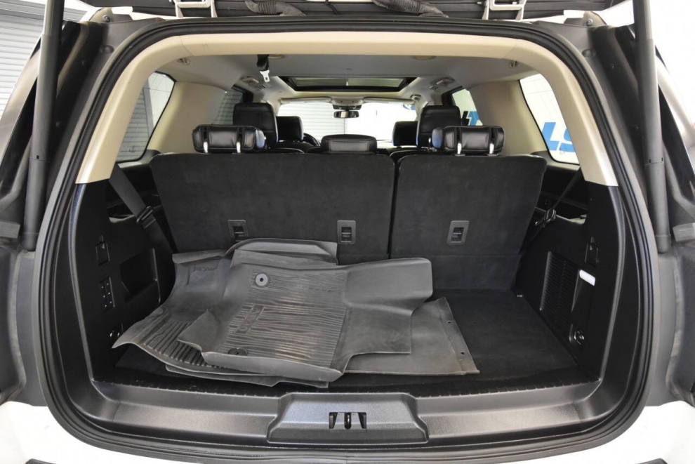 2019 Ford Expedition Platinum 4x4 4dr SUV, White, Mileage: 94,047 - photo 39