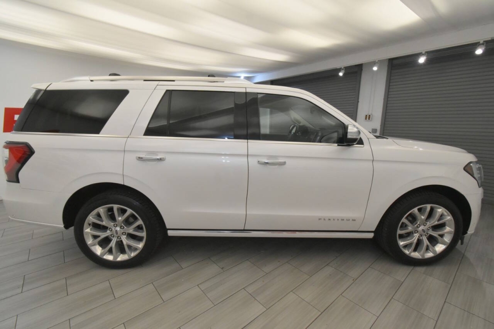 2019 Ford Expedition Platinum 4x4 4dr SUV, White, Mileage: 94,047 - photo 5