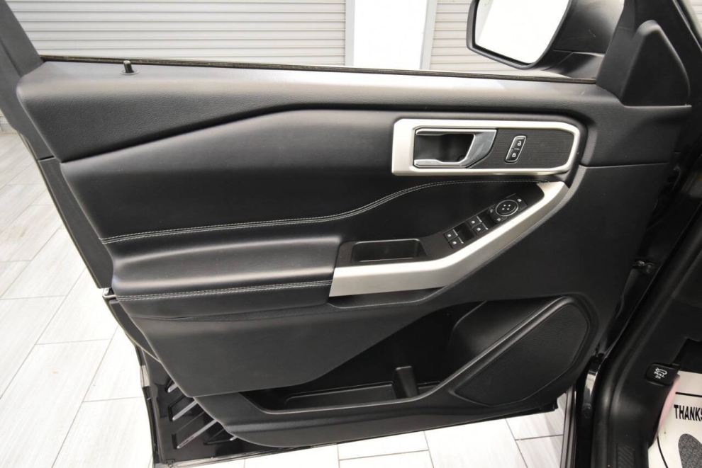 2022 Ford Explorer XLT AWD 4dr SUV, Black, Mileage: 57,722 - photo 11