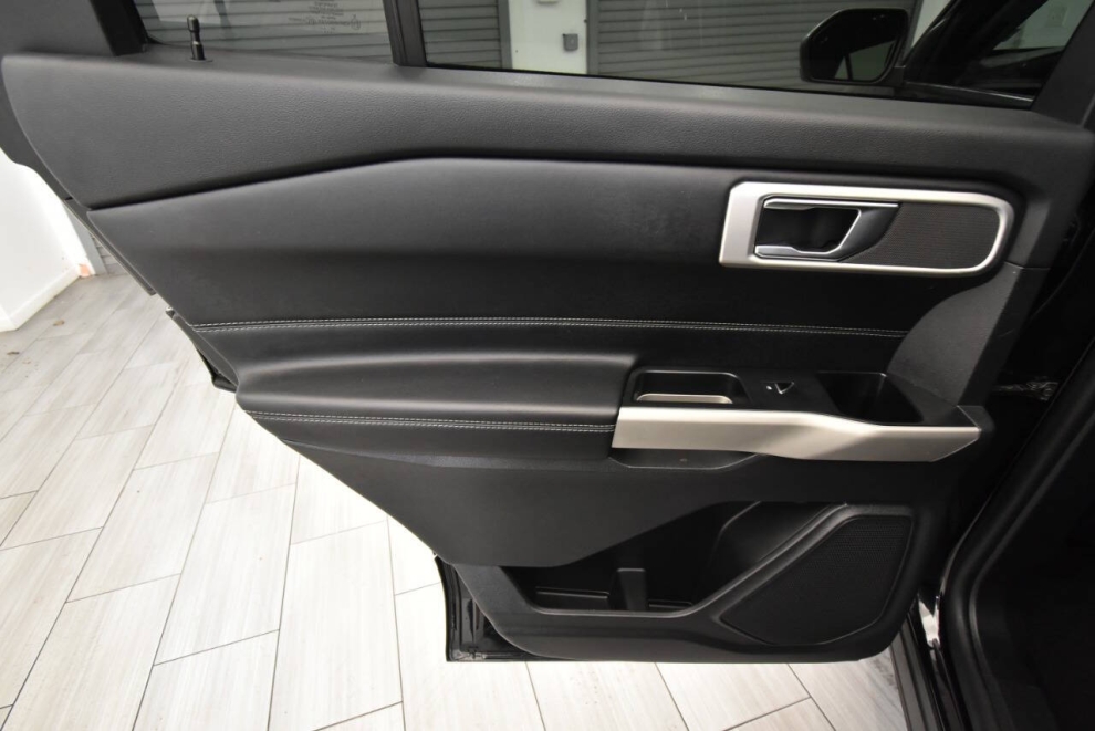 2022 Ford Explorer XLT AWD 4dr SUV, Black, Mileage: 57,722 - photo 13