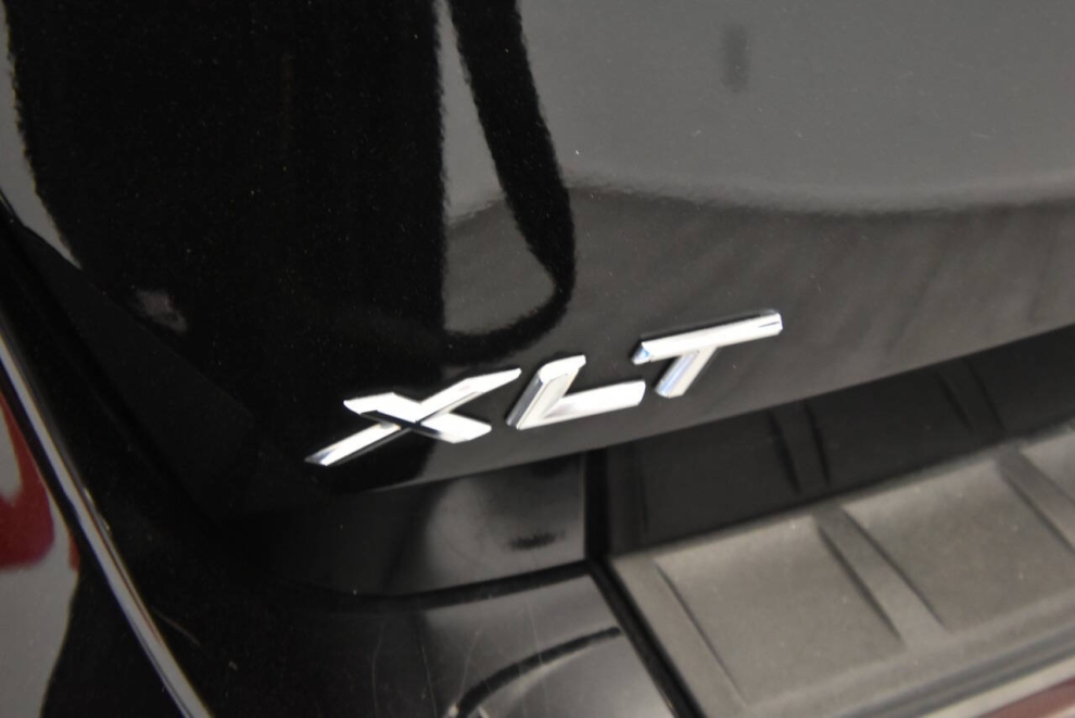 2022 Ford Explorer XLT AWD 4dr SUV, Black, Mileage: 57,722 - photo 31