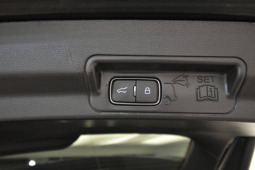 2022 Ford Explorer XLT AWD 4dr SUV, Black, Mileage: 57,722 - photo 34