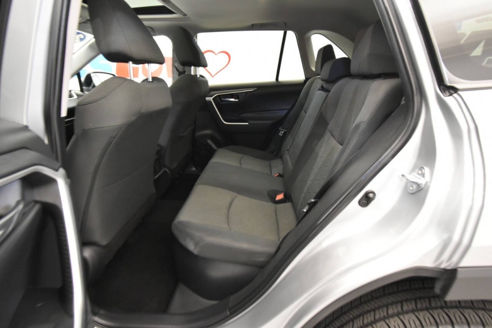 2021 Toyota RAV4 Hybrid XLE AWD 4dr SUV, Silver, Mileage: 39,291 - photo 13