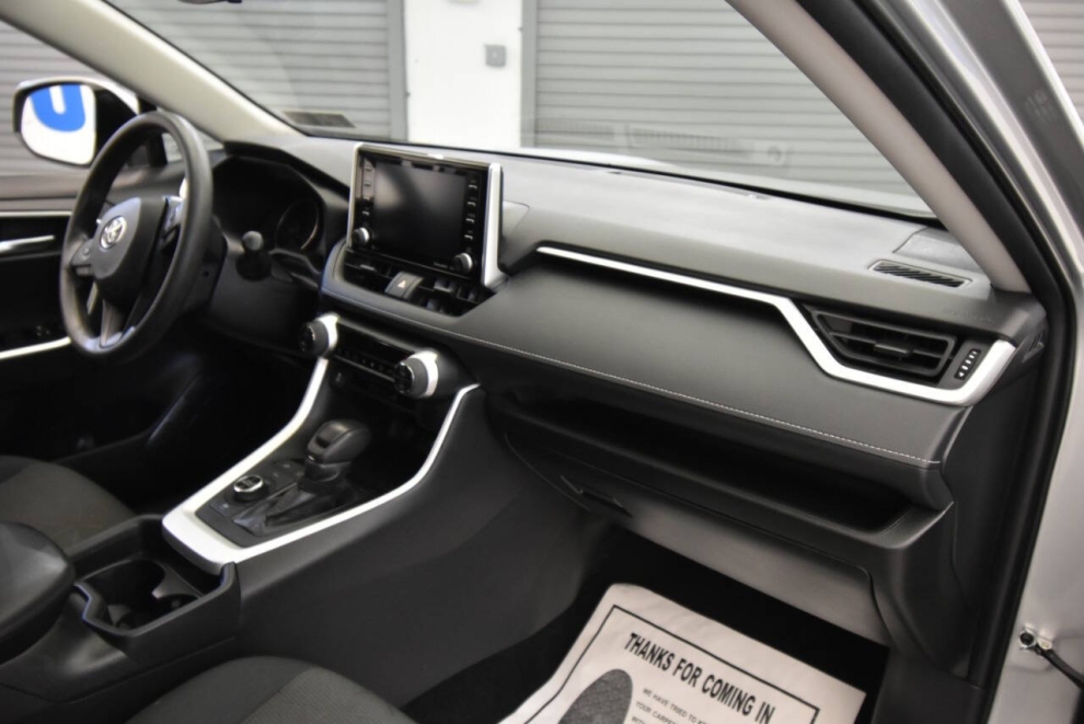 2021 Toyota RAV4 Hybrid XLE AWD 4dr SUV, Silver, Mileage: 39,291 - photo 15