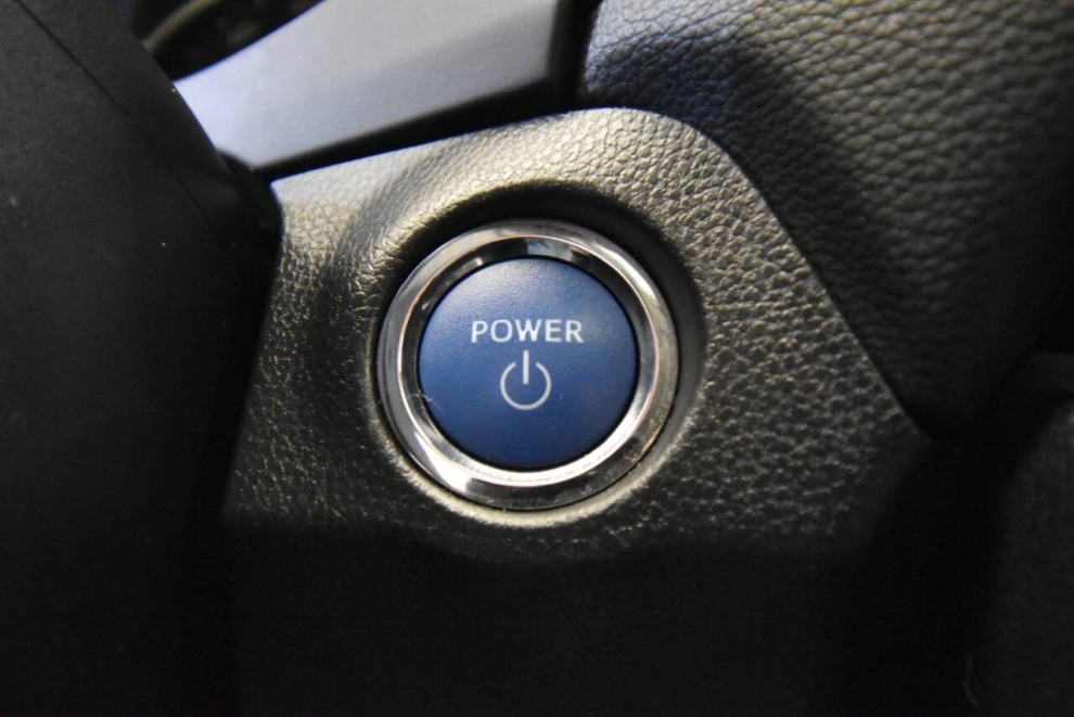 2021 Toyota RAV4 Hybrid XLE AWD 4dr SUV, Silver, Mileage: 39,291 - photo 20