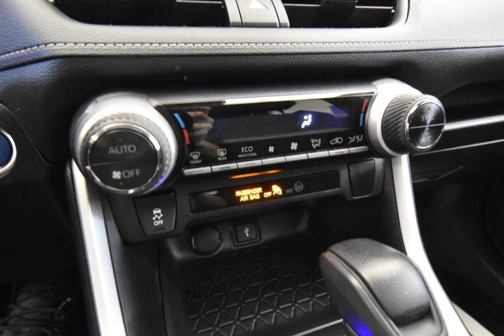 2021 Toyota RAV4 Hybrid XLE AWD 4dr SUV, Silver, Mileage: 39,291 - photo 22