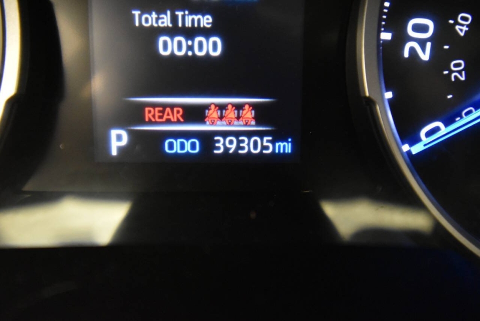 2021 Toyota RAV4 Hybrid XLE AWD 4dr SUV, Silver, Mileage: 39,291 - photo 28