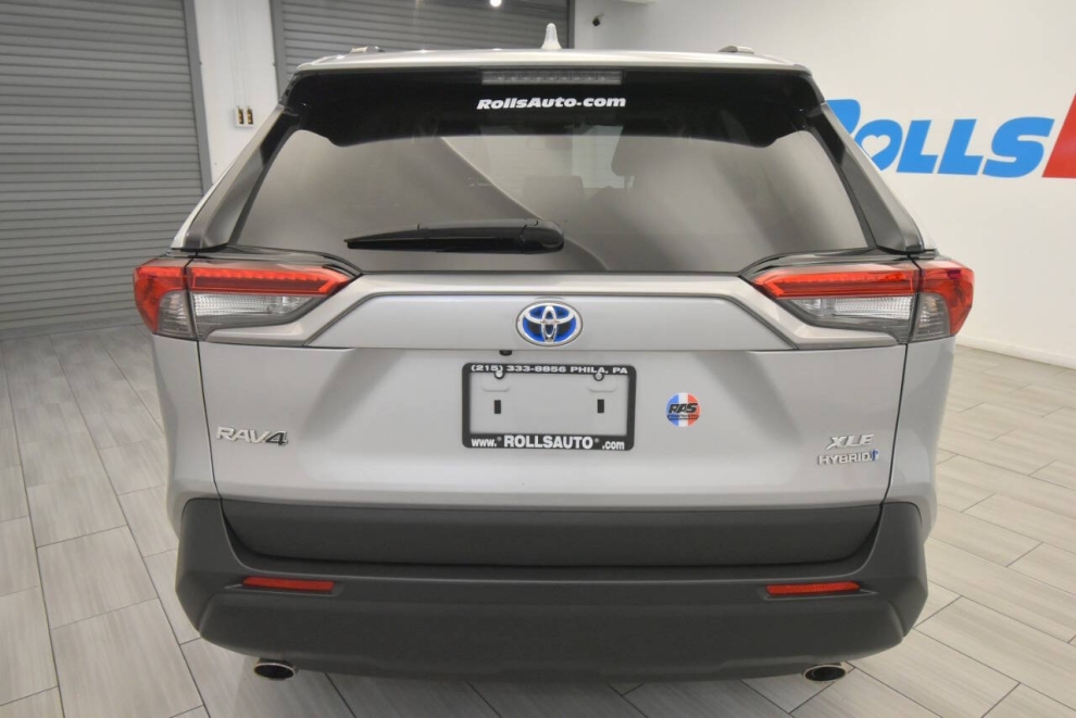 2021 Toyota RAV4 Hybrid XLE AWD 4dr SUV, Silver, Mileage: 39,291 - photo 3