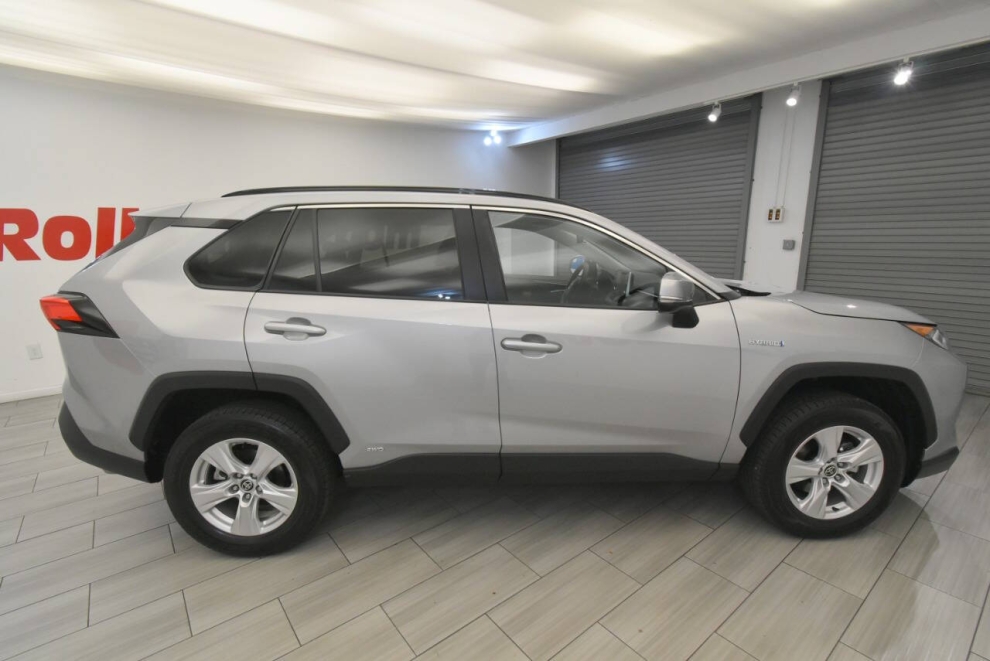 2021 Toyota RAV4 Hybrid XLE AWD 4dr SUV, Silver, Mileage: 39,291 - photo 5