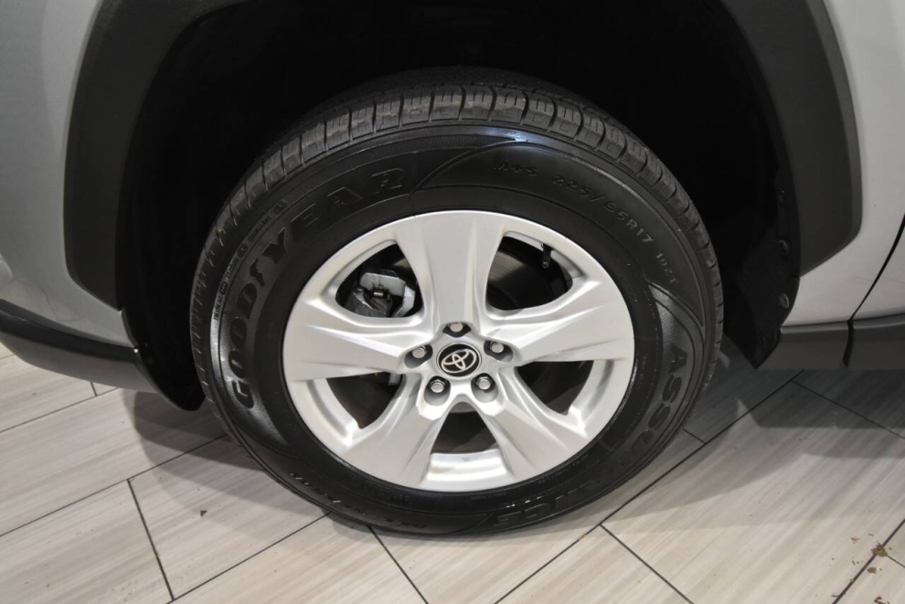 2021 Toyota RAV4 Hybrid XLE AWD 4dr SUV, Silver, Mileage: 39,291 - photo 8