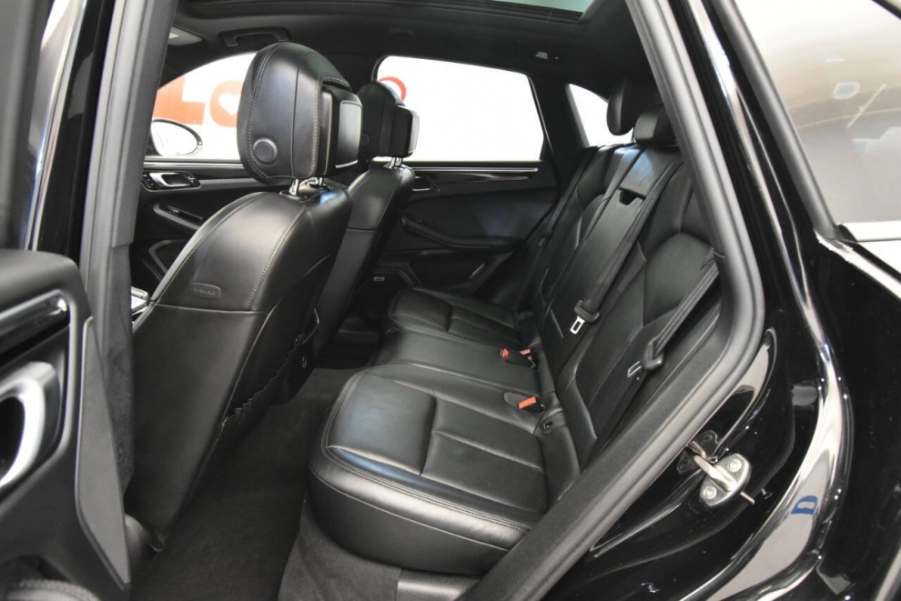 2021 Porsche Macan Base AWD 4dr SUV, Black, Mileage: 87,858 - photo 12