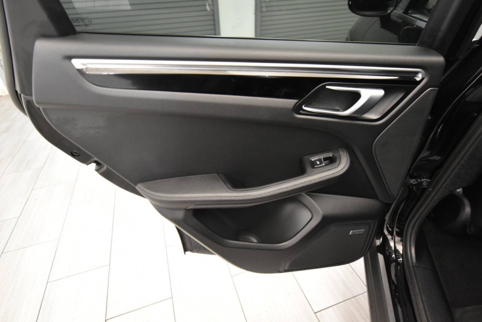 2021 Porsche Macan Base AWD 4dr SUV, Black, Mileage: 87,858 - photo 13