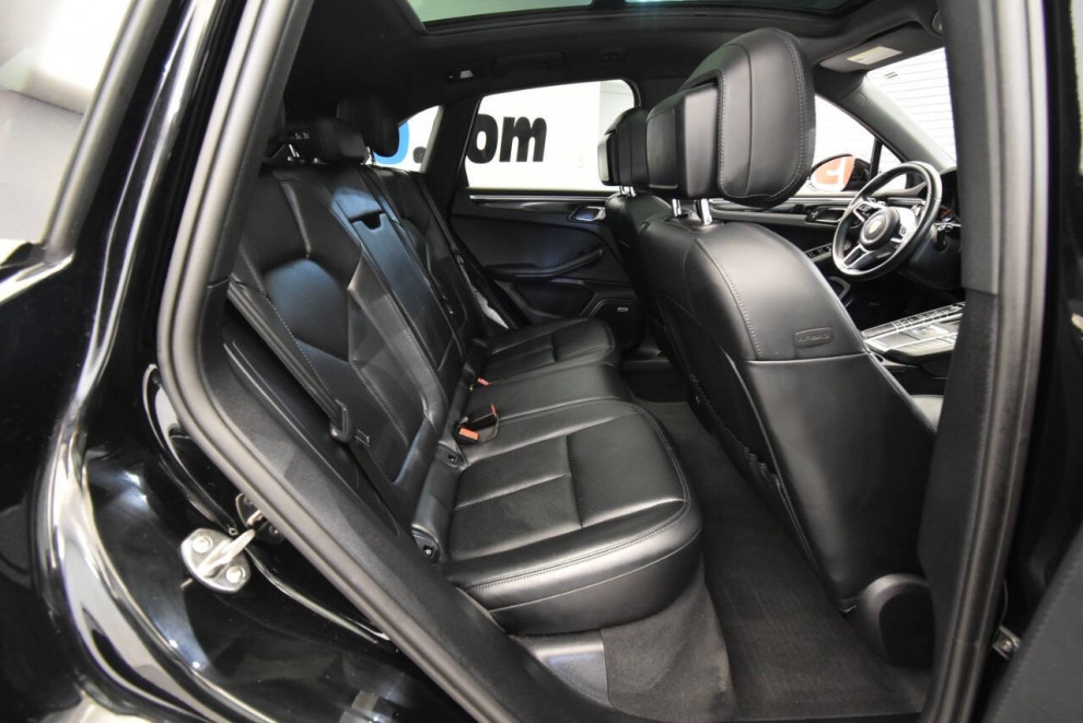 2021 Porsche Macan Base AWD 4dr SUV, Black, Mileage: 87,858 - photo 16