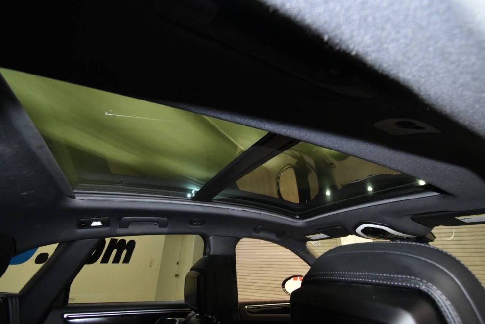 2021 Porsche Macan Base AWD 4dr SUV, Black, Mileage: 87,858 - photo 17