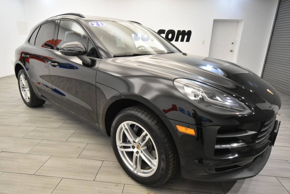 2021 Porsche Macan Base AWD 4dr SUV, Black, Mileage: 87,858 - photo 6