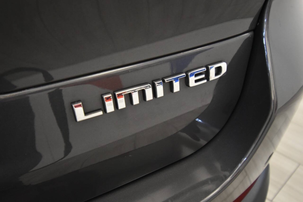 2021 Jeep Grand Cherokee L Limited 4x4 4dr SUV, Gray, Mileage: 51,493 - photo 36