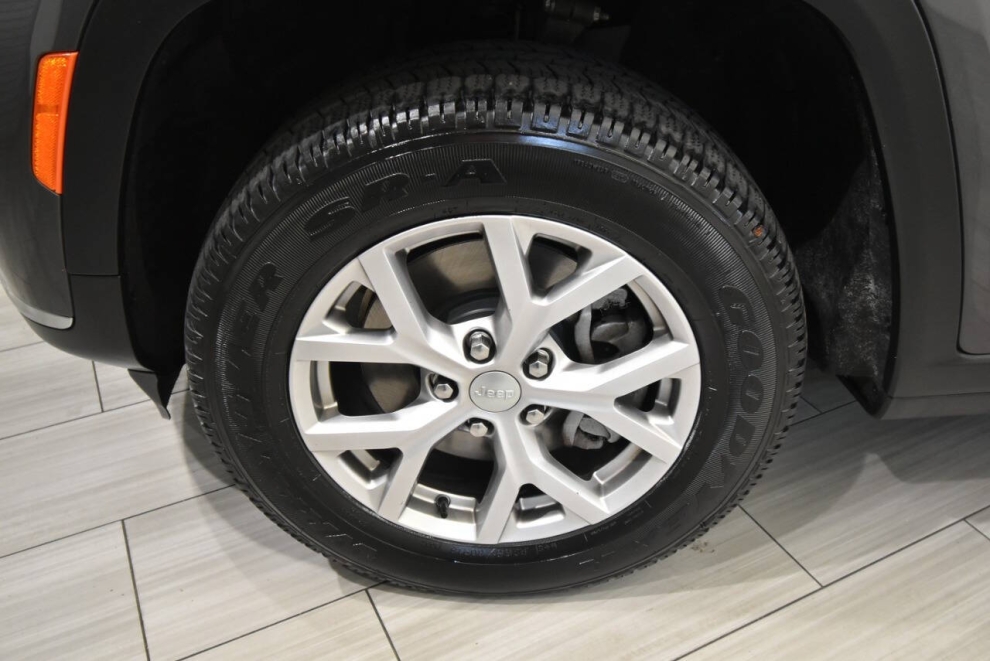 2021 Jeep Grand Cherokee L Limited 4x4 4dr SUV, Gray, Mileage: 51,493 - photo 8