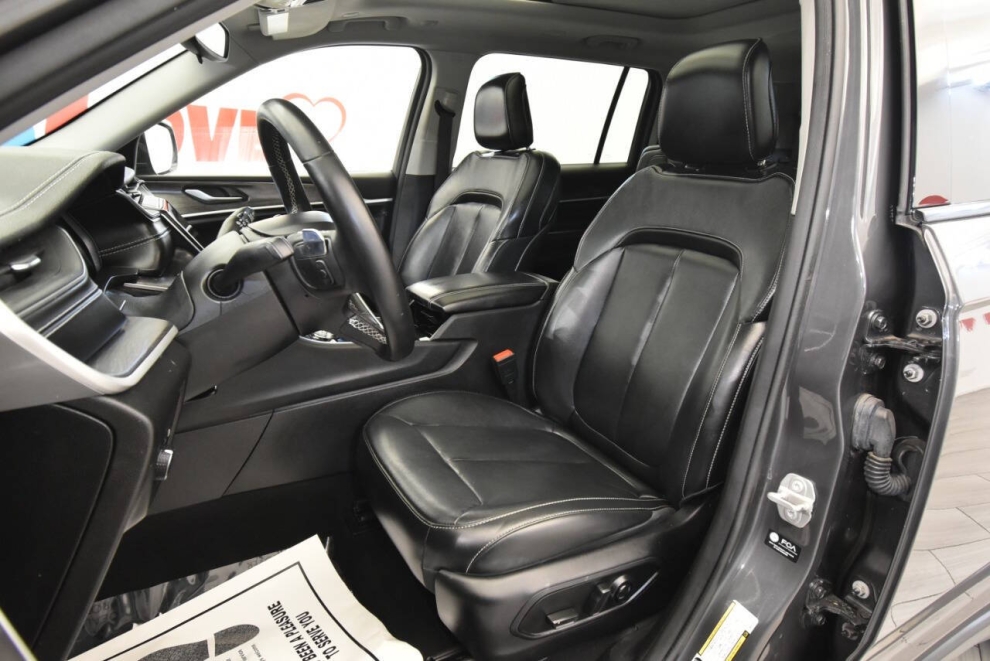 2021 Jeep Grand Cherokee L Limited 4x4 4dr SUV, Gray, Mileage: 51,493 - photo 9