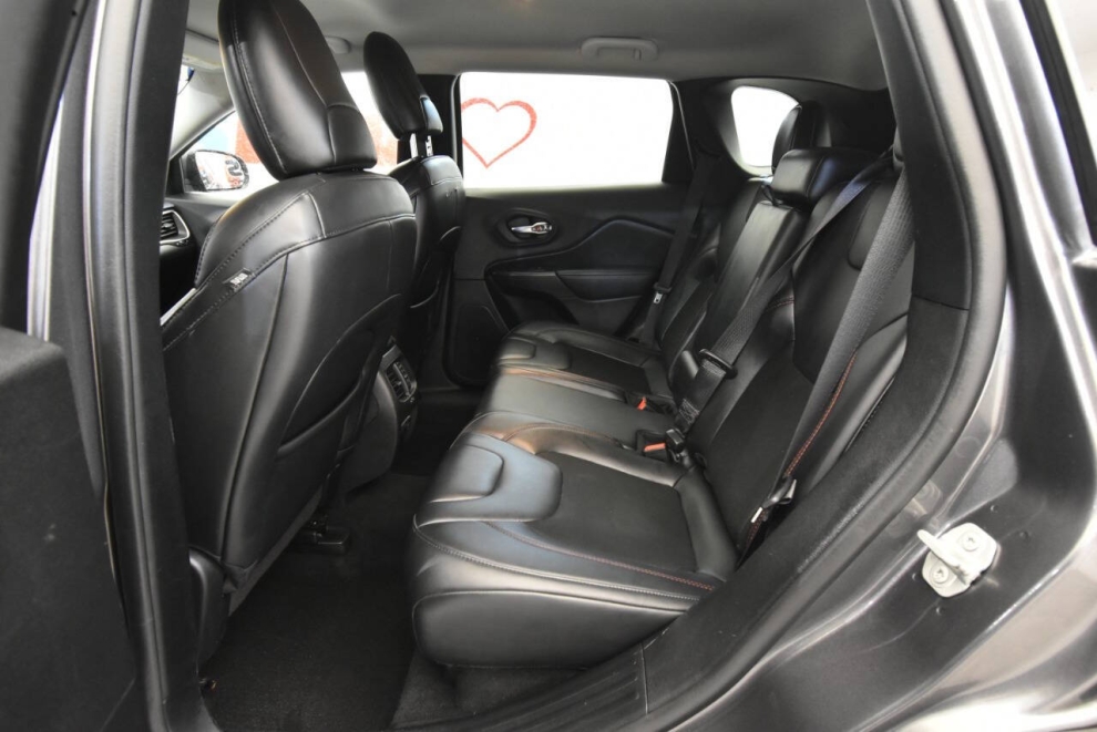 2020 Jeep Cherokee Trailhawk, Gray, Mileage: 61,100 - photo 12