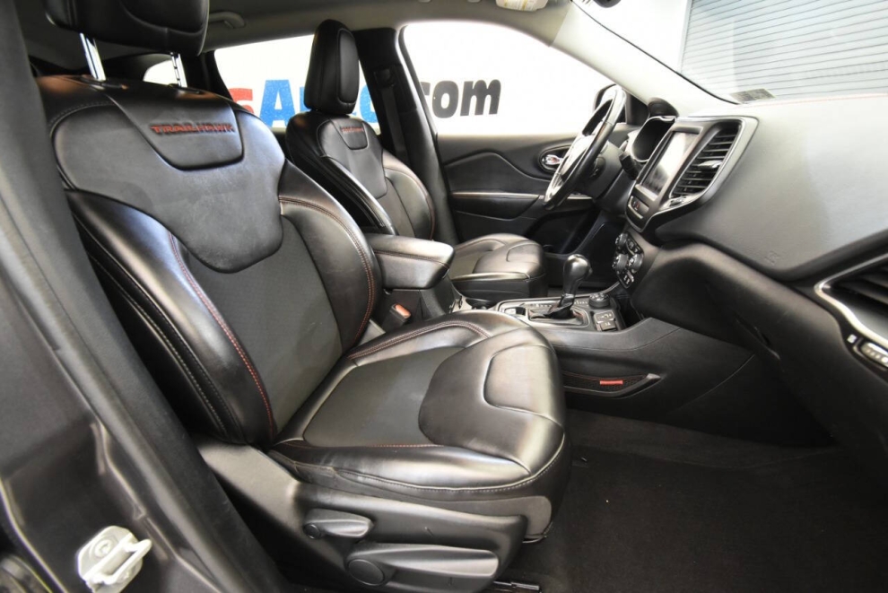 2020 Jeep Cherokee Trailhawk, Gray, Mileage: 61,100 - photo 15