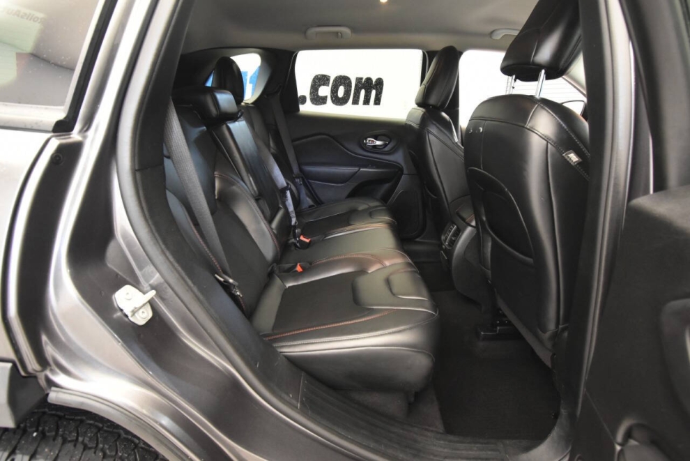 2020 Jeep Cherokee Trailhawk, Gray, Mileage: 61,100 - photo 16