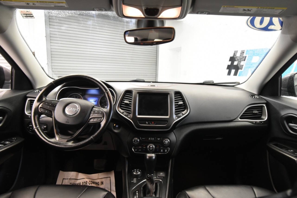 2020 Jeep Cherokee Trailhawk, Gray, Mileage: 61,100 - photo 17