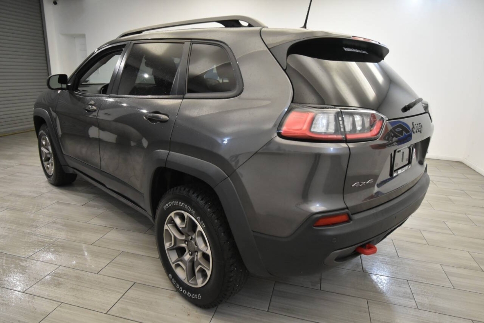 2020 Jeep Cherokee Trailhawk, Gray, Mileage: 61,100 - photo 2