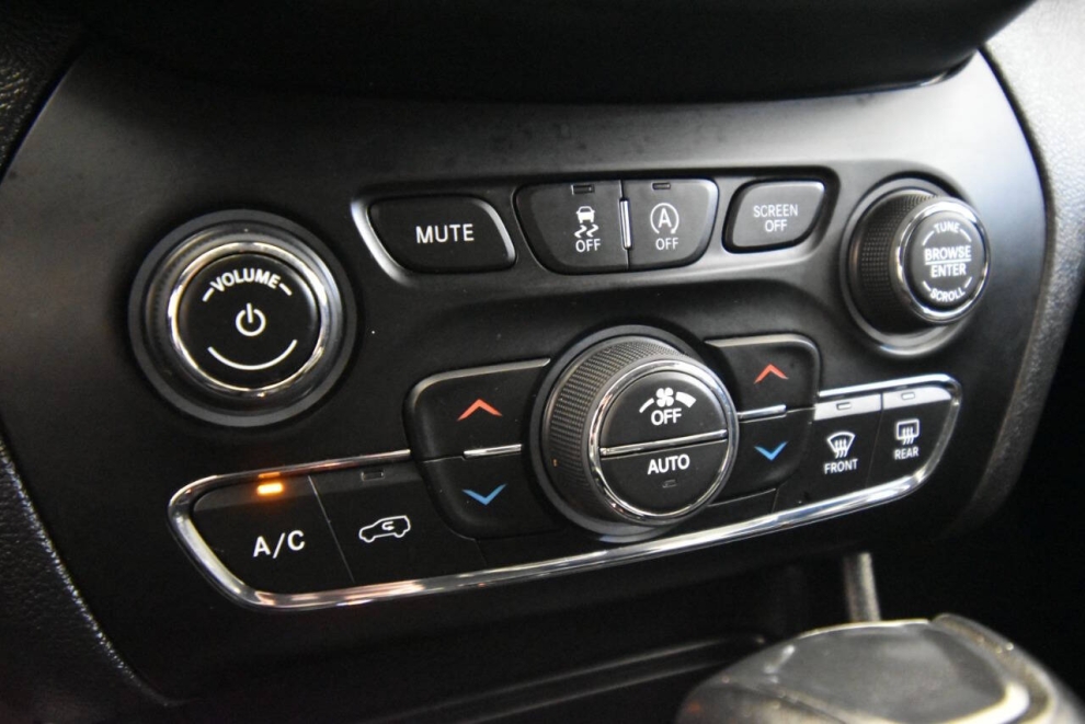2020 Jeep Cherokee Trailhawk, Gray, Mileage: 61,100 - photo 20