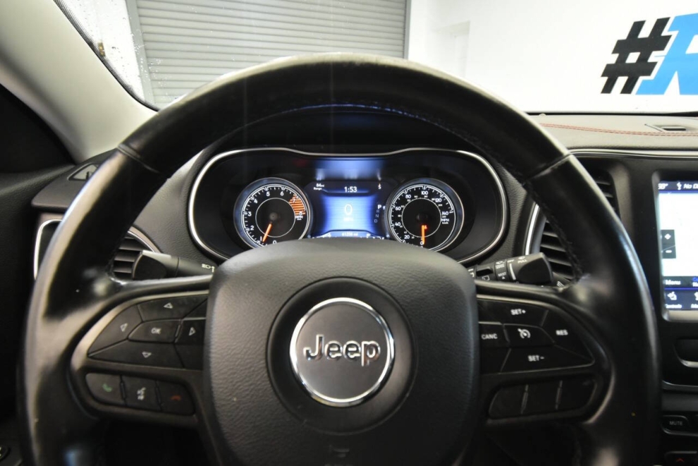 2020 Jeep Cherokee Trailhawk, Gray, Mileage: 61,100 - photo 23