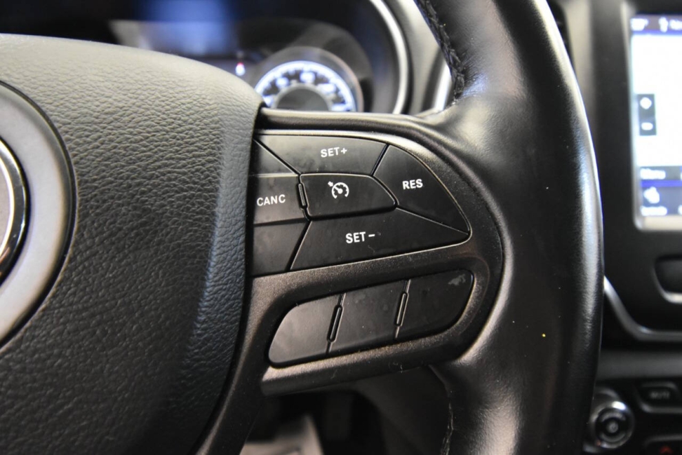 2020 Jeep Cherokee Trailhawk, Gray, Mileage: 61,100 - photo 25