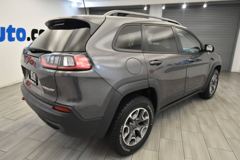 2020 Jeep Cherokee Trailhawk, Gray, Mileage: 61,100 - photo 4