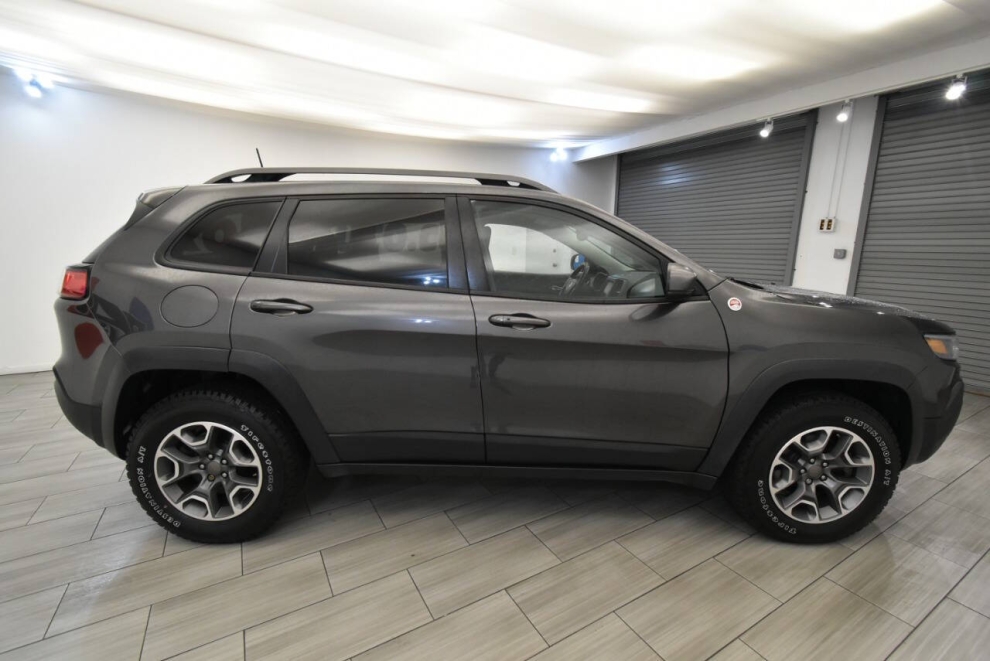 2020 Jeep Cherokee Trailhawk, Gray, Mileage: 61,100 - photo 5