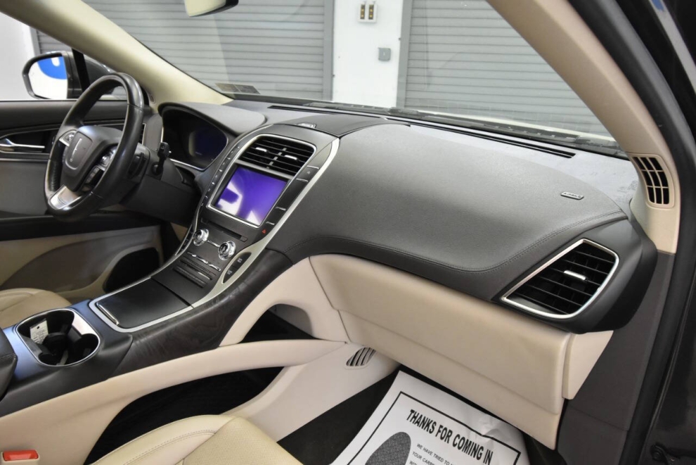2020 Lincoln Nautilus Reserve AWD 4dr SUV, Gray, Mileage: 97,120 - photo 14