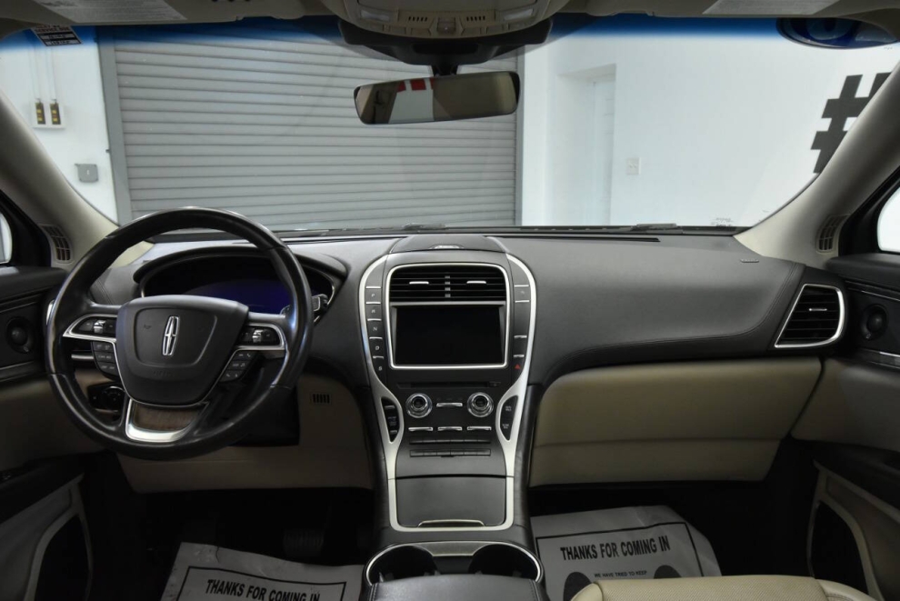 2020 Lincoln Nautilus Reserve AWD 4dr SUV, Gray, Mileage: 97,120 - photo 17