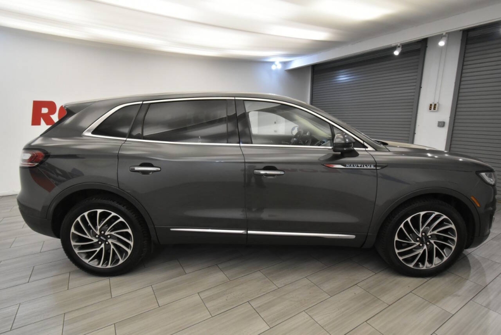 2020 Lincoln Nautilus Reserve AWD 4dr SUV, Gray, Mileage: 97,120 - photo 5