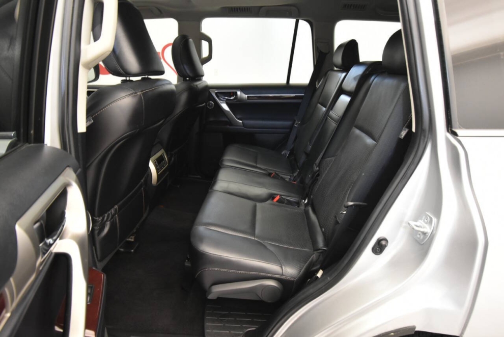 2015 Lexus GX 460 Luxury AWD 4dr SUV, Silver, Mileage: 84,131 - photo 12