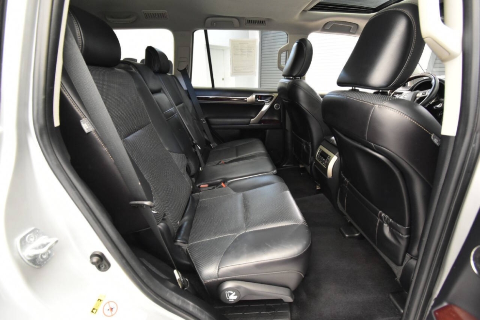2015 Lexus GX 460 Luxury AWD 4dr SUV, Silver, Mileage: 84,131 - photo 17